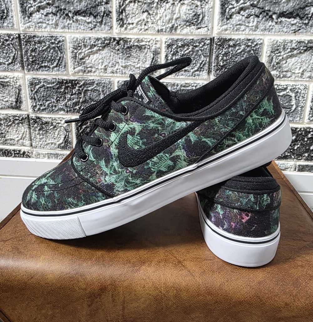 Nike Stefan Janoski Women's Green Floral Sneakers Size 8.5